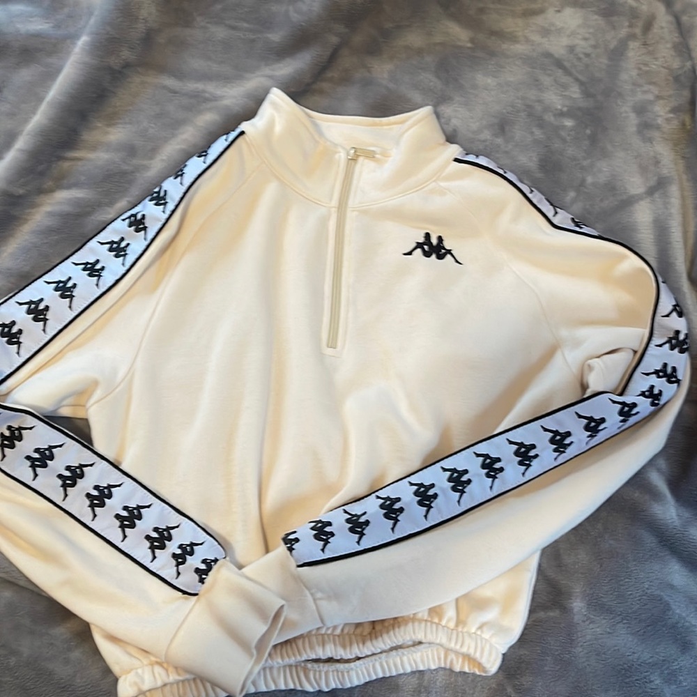 beige kappa medium cropped sweater
